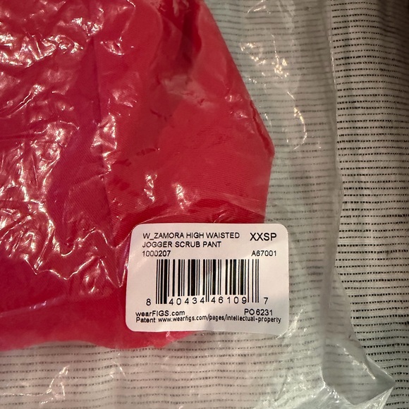 Figs Bold Red Medical Top - Picture 5 of 6